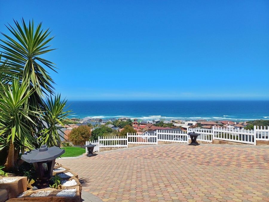 5 Bedroom Property for Sale in Outeniqua Strand Western Cape